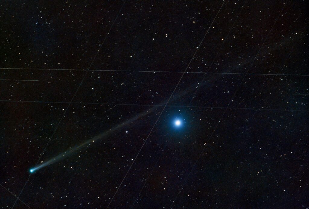 El cometa C/2025 R2 (SWAN) aparece de improviso cometa2025r2swan